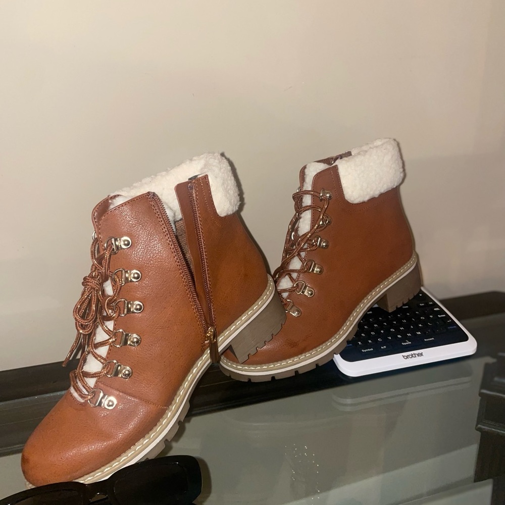 Children’s Cold weather footwear